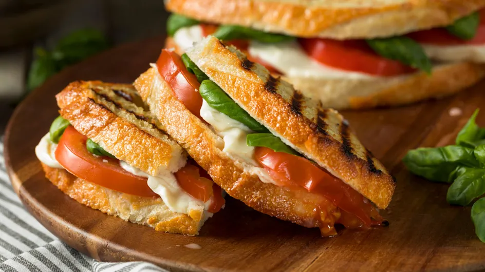 Découvrez cette recette de sandwich italien prêt en 5 minutes top chrono avec un Airfryer