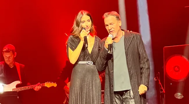 Florent Pagny : "Heureuse de te revoir", cette apparition surprise sur scène  du chanteur avec une ancienne de The Voice