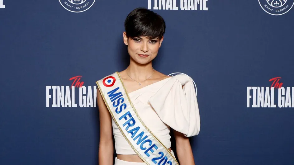 Ève Gilles dans un look épuré immaculé : Miss France 2024 mise sur un top asymétrique original