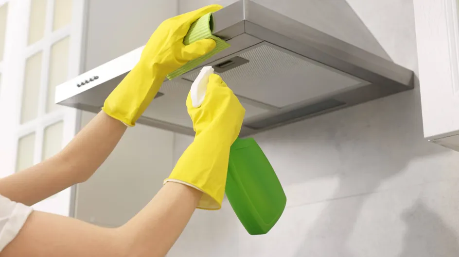 La méthode naturelle et ultra-efficace pour nettoyer votre hotte de cuisine sans frotter