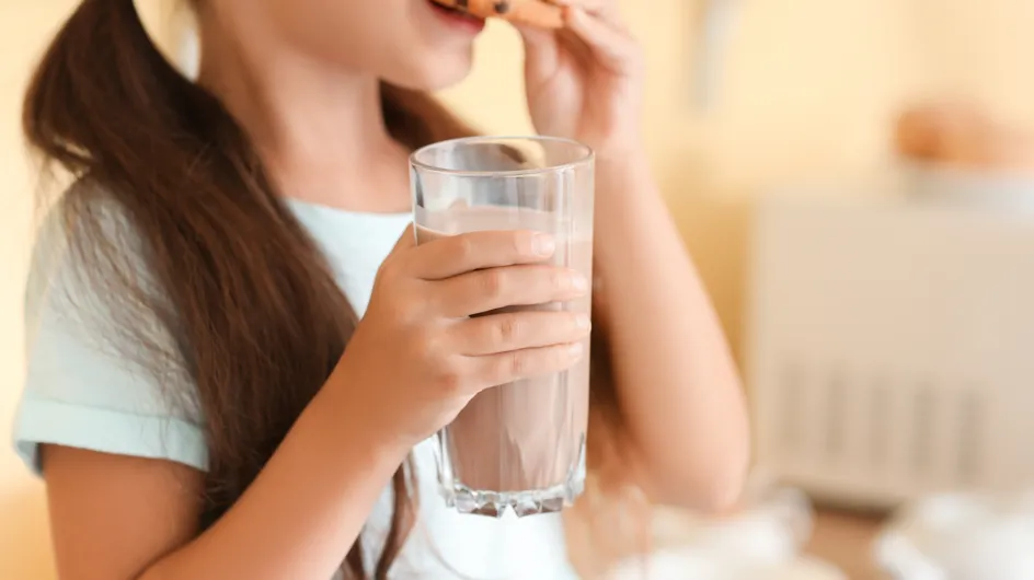 À partir de quel âge mon enfant peut-il boire des sodas et quels sont les risques ?