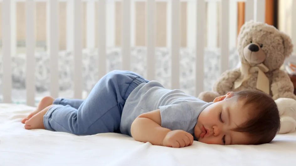 Voici pourquoi votre bébé ne devrait pas dormir sur le ventre, selon des experts