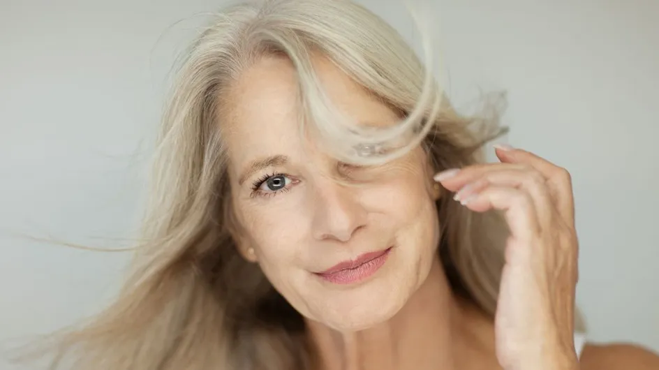 8 gestes à adopter après 50 ans pour des cheveux plus forts et épais, selon une experte