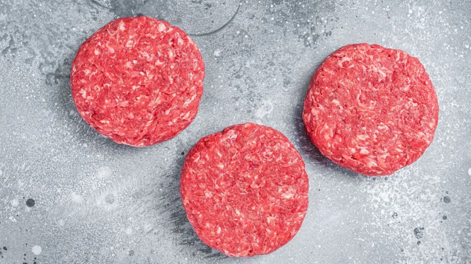 Rappel produit : ces steaks hachés d’une célèbre enseigne de supermarché sont contaminés