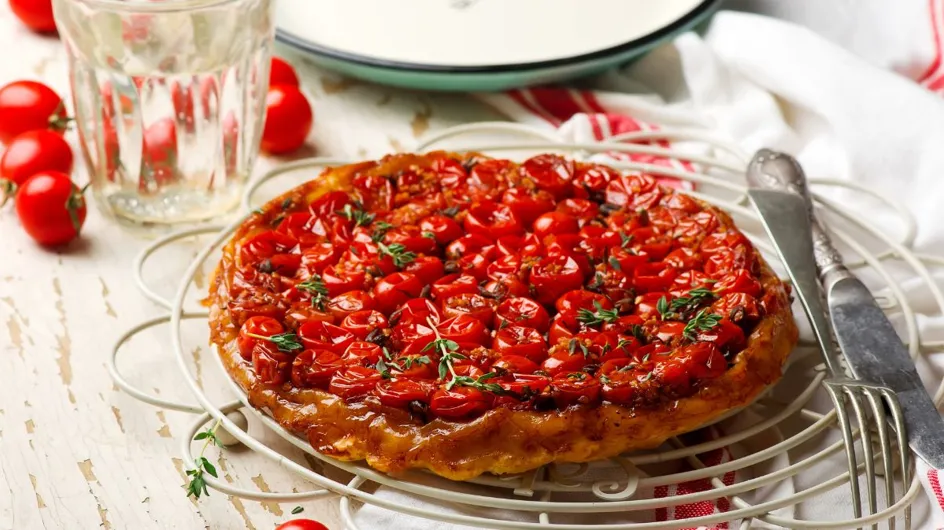 Cette tarte tatin simplissime aux tomates cerises et burrata va devenir votre recette signature cet été !