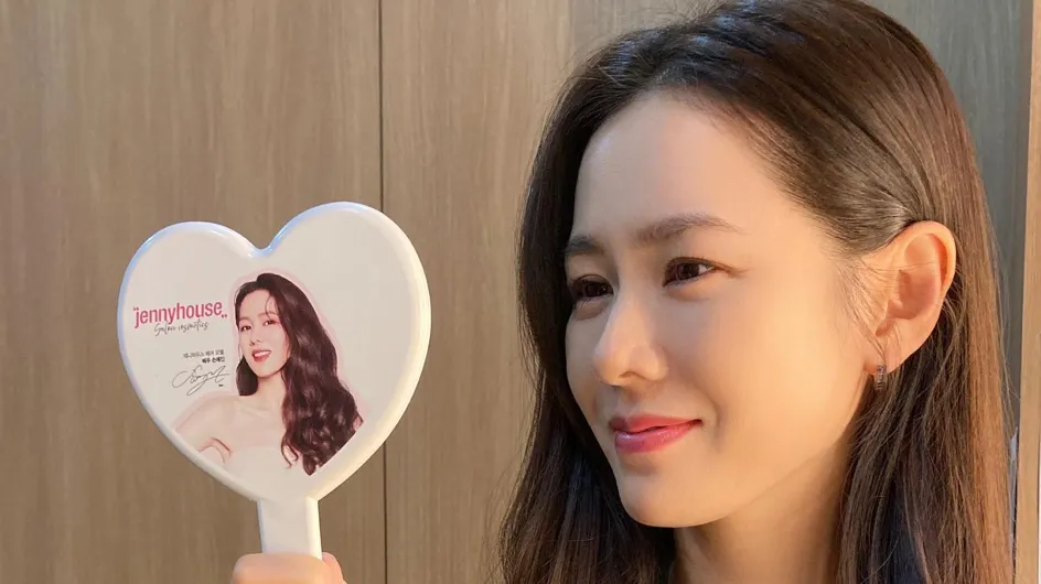 El spray fijador de maquillaje que están agotando las coreanas sin parar y amarás este verano: hidrata e ilumina la piel