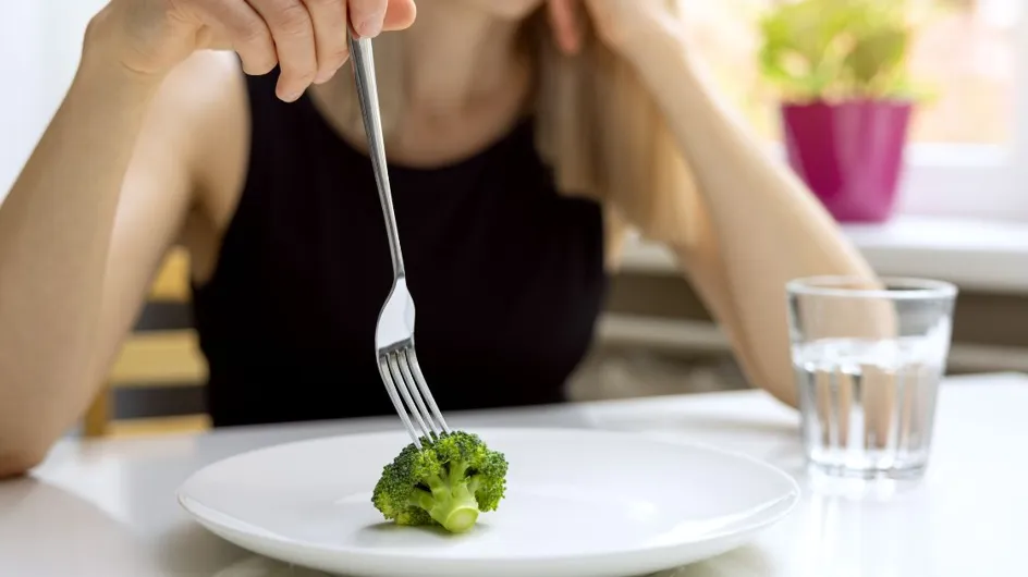 Perte de poids : ces 3 idées reçues concernant votre dîner que vous devez bannir pour garder la forme, selon un expert