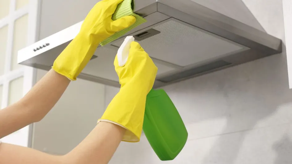 Ménage : ces 6 techniques efficaces pour nettoyer votre hotte et retirer toutes les graisses