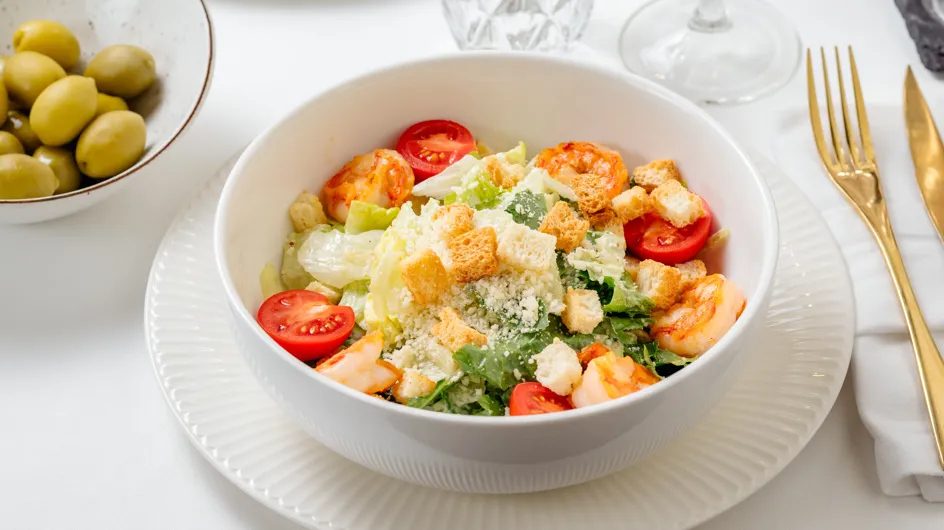 Voici la nouvelle façon super originale de manger votre salade César, vous n&#039;allez plus pouvoir vous en passer