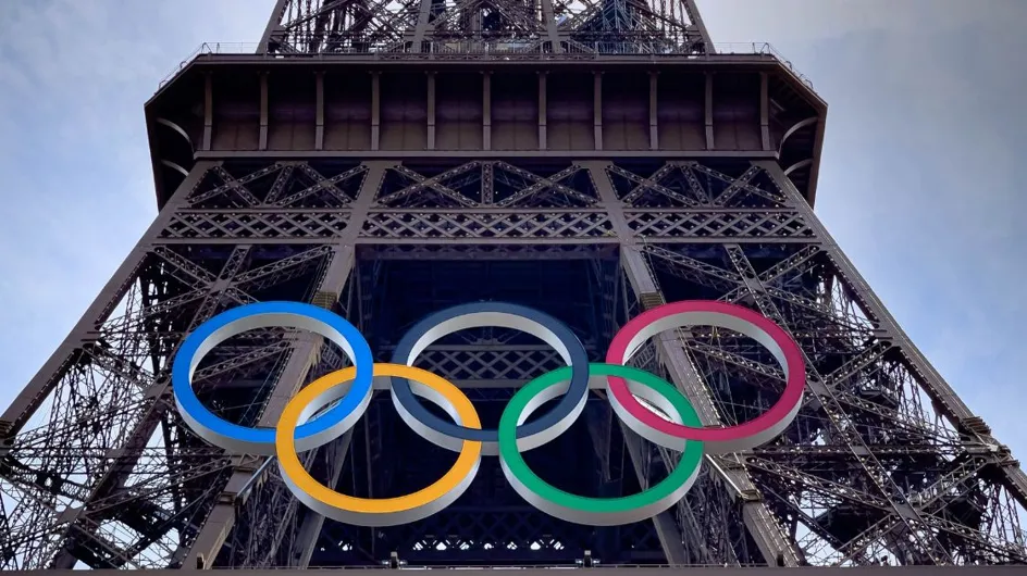 Paris 2024 : ces 3 artistes vont donner un concert gratuit à Paris pour le passage de la flamme olympique