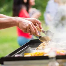 Ces 4 planchas sont les meilleures du marché selon 60 Millions de consommateurs