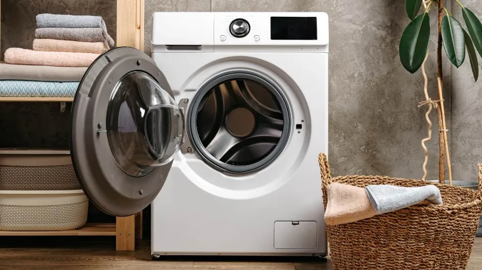 Je suis une spécialiste du ménage et voici les deux produits à avoir pour garder votre machine à laver impeccable