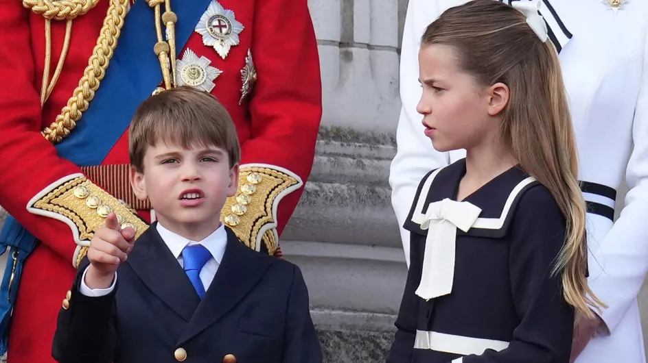 Charlotte et Louis en maillot de foot, la photo insolite de la famille royale fait fondre les internautes