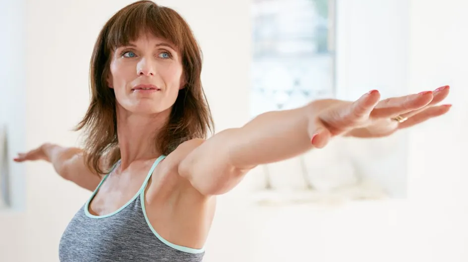 Bras "chauve-souris" après 50 ans : voici les meilleurs exercices de pilates pour perdre des bras (accessibles à tous !)