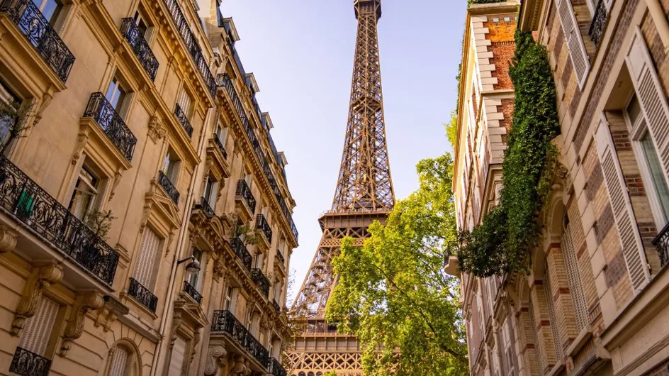 Céline Dion : cette demeure d'exception de 600m2 qu'elle possède à Paris (et voici pourquoi elle dort à l'hôtel)