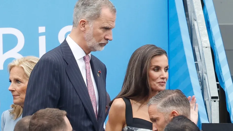 Letizia rescata un vestido elegante de Carolina Herrera para la inauguración de los Juegos Olímpicos de París 2024