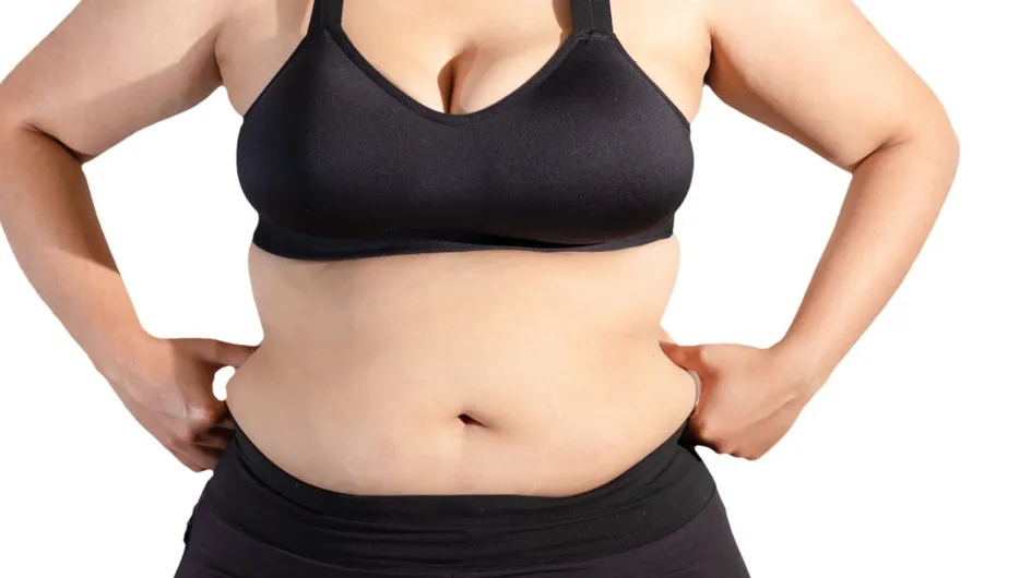 Graisse abdominale après 40 ans : ces 2 aliments limitent le stockage des graisses au niveau du ventre