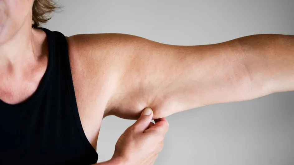 Bras “chauve-souris” après 50 ans : voici le meilleur sport pour affiner les bras, le plus efficace pour perdre des bras