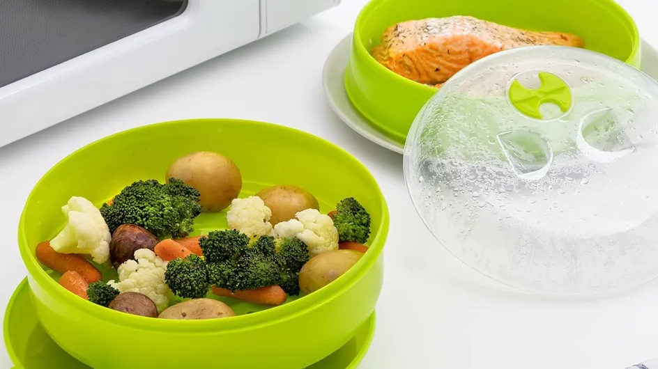 Rotho Memory Microwave Cuiseur à Vapeur 1,7l Avec Tamis Pour Micro-ondes Et Cuiseur à Vapeur, Plastique (PP) Sans BPA, Rouge/transparent, 1.7l (19.5 X