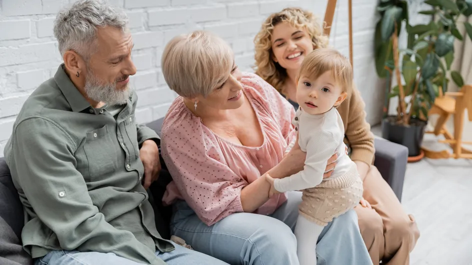 Ce point commun surprenant entre les mères qui ont été aidées par les grands-parents maternels, selon une étude