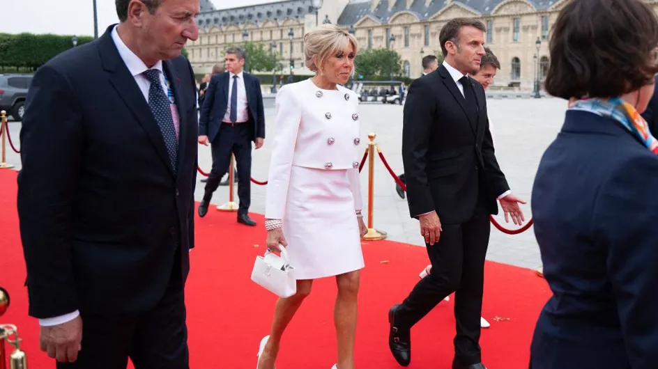 JO Paris 2024 : Brigitte Macron crée la surprise avec un look de véritable supportrice de l’équipe de France