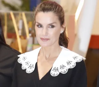 Letizia inaugura el curso escolar con una blusa de Roberto Verino que apunta a superventas: elegante y combina con todo