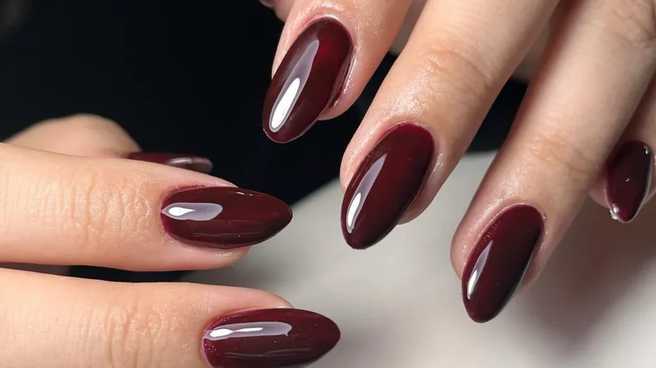 "Grandmacore nails": todo lo que tienes que saber sobre la tendencia en manicura del momento