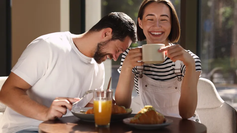 ¿Tu relación tiene los días contados? Los camareros lo saben con este simple truco que está en boca de todos