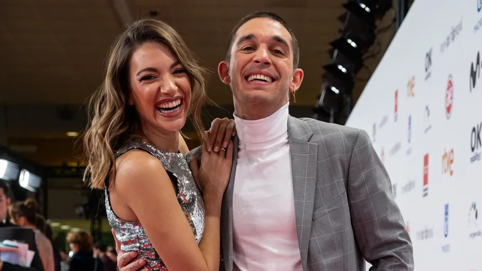 Ana Guerra y Víctor Elías sorprenden en su boda: un vestido de hombros al aire, traje con cuello mao y algo inesperado