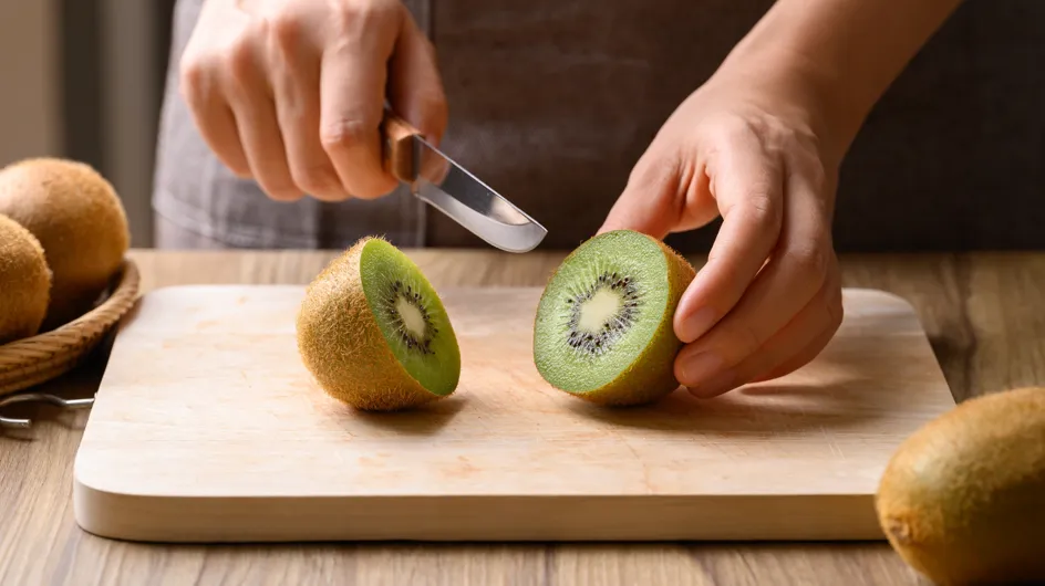 Comer un kiwi diario: estos son los efectos que puede tener este hábito en tu cuerpo