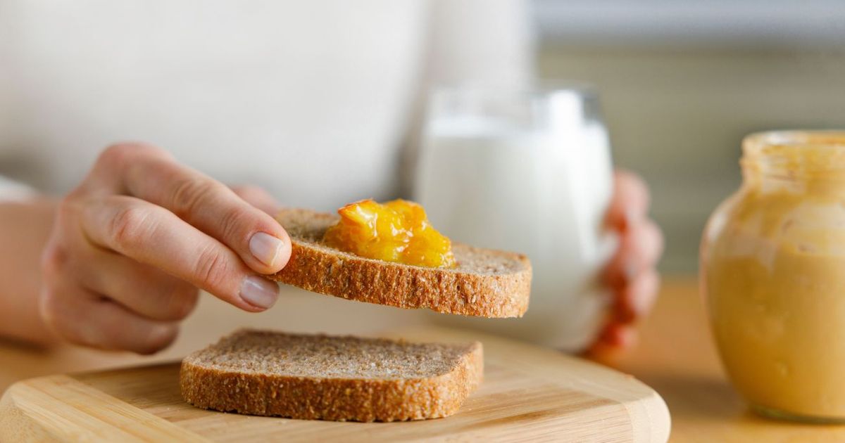 Glycémie : voici la meilleure confiture à mettre sur vos tartines pour éviter un pic de sucre au petit-déjeuner
