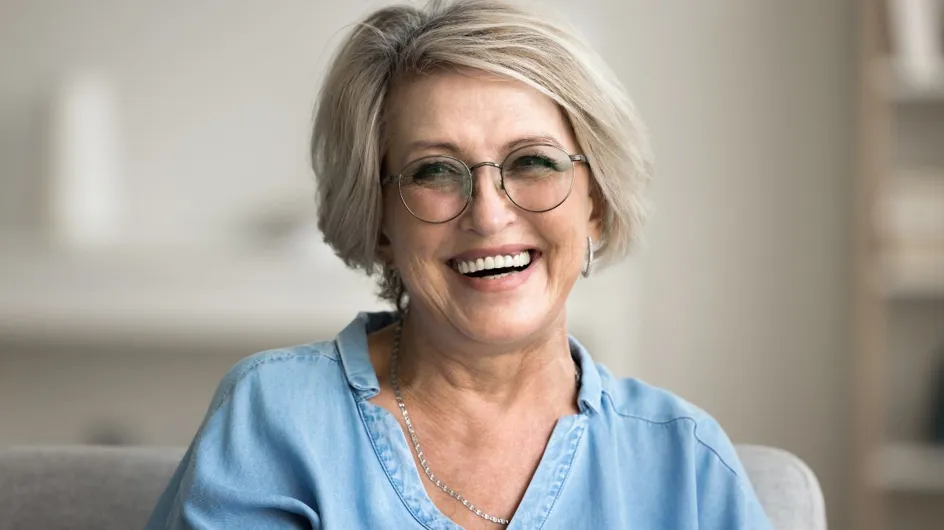 Coiffure après 70 ans : voici la meilleure coupe courte avec des