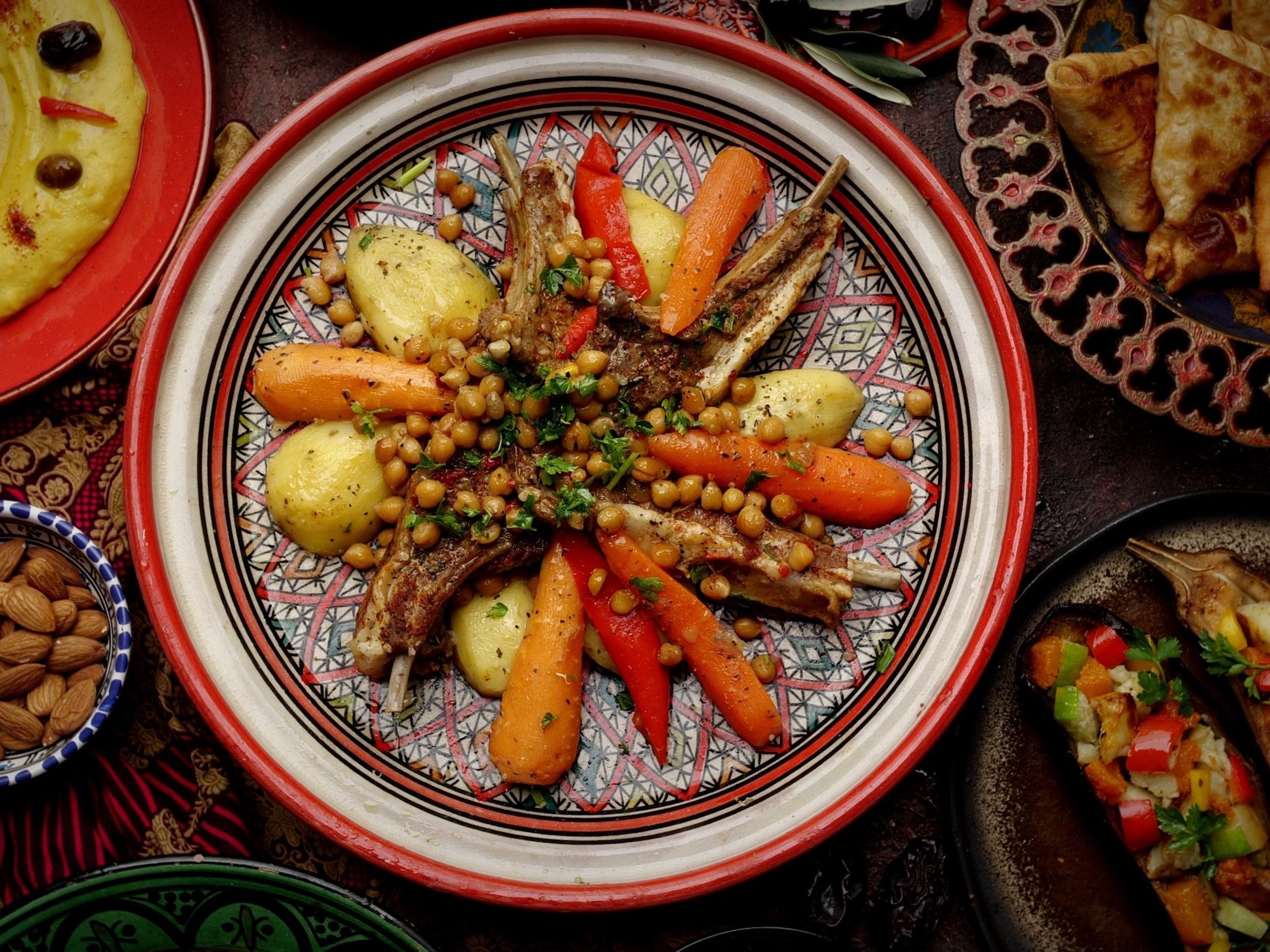 Plat Octogonal Marocain Noir - L 20 Cm