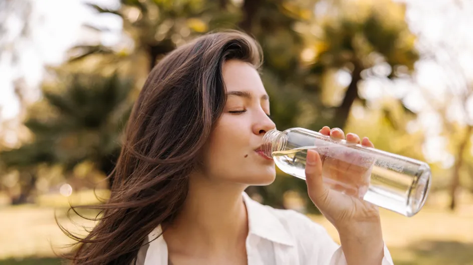 ¿Qué cantidad de agua deberías beber al día? Una gastroenteróloga experta tiene la respuesta