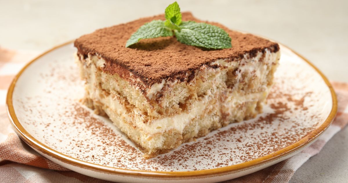 Notée 4,9/5 avec 148 commentaires, cette recette de tiramisu est la plus populaire de Marmiton : "le meilleur de tous"