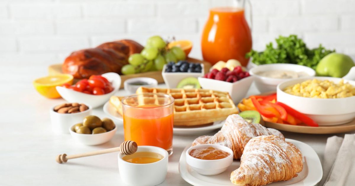 6 petites choses quotidiennes que les diététiciens vous supplient d'arrêter de faire au petit-déjeuner