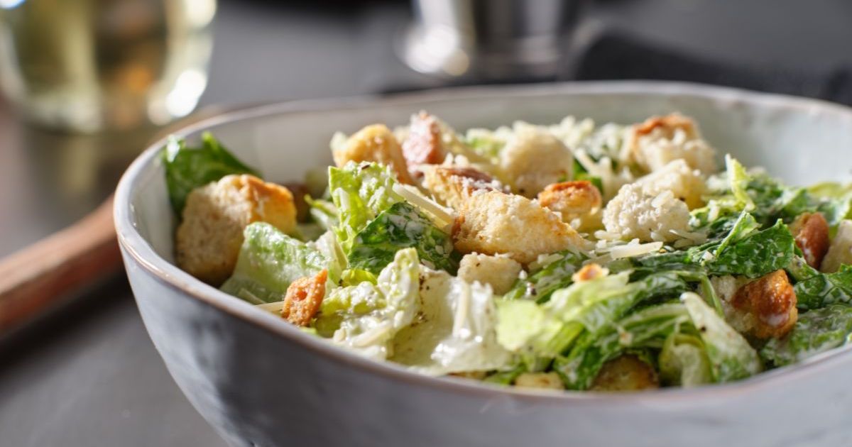 "C'est la meilleure que j'ai goûté de ma vie" : notre recette de salade césar va devenir votre préférée
