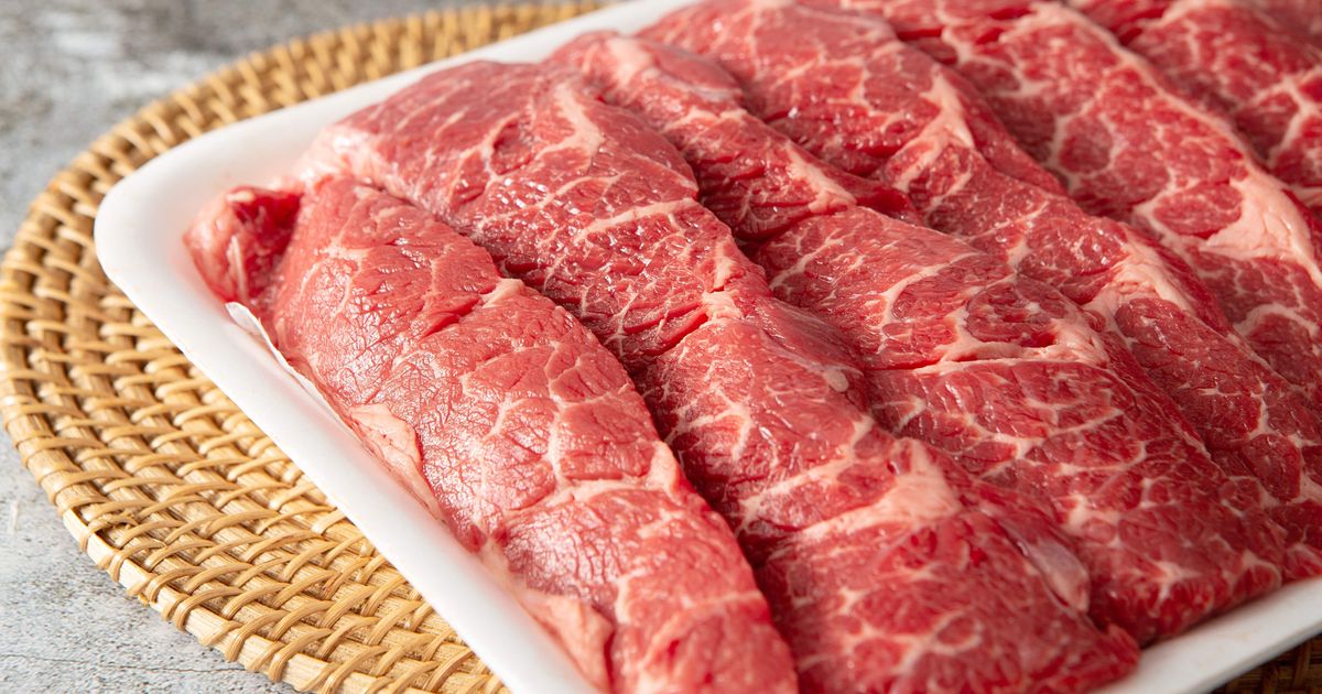 Les gens n'en reviennent pas quand on leur dit que le liquide rouge dans les barquettes de viande n'est pas du sang