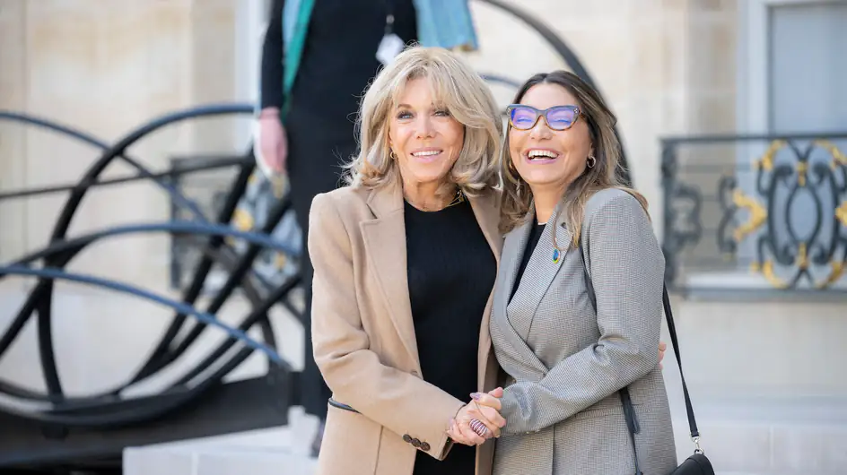 Brigitte Macron rajeunie de 10 ans avec la frange "anti-âge" du ...