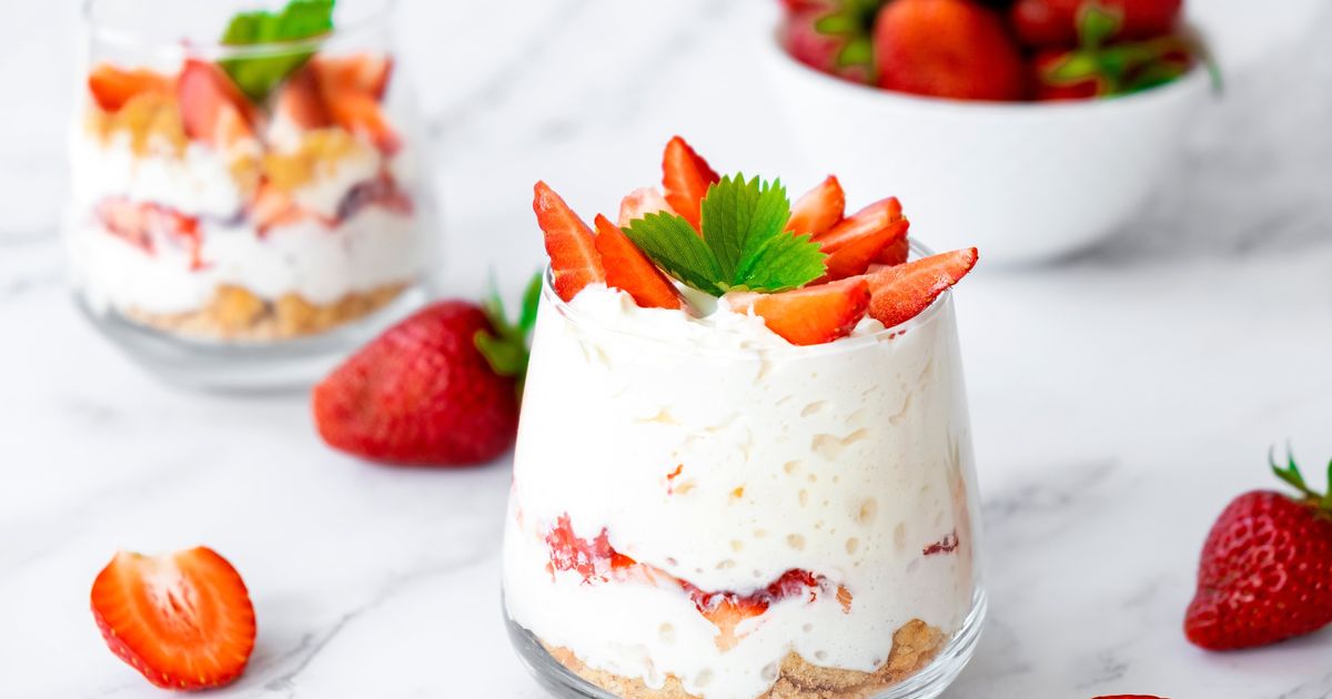 "Testé et approuvé par mon fils qui est mon critique culinaire le plus sévère" : ce tiramisu aux fraises est un délice