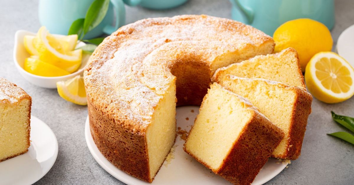 Aussi simple qu'un gâteau au yaourt, ce gâteau au fromage blanc mérite sa place dans votre carnet de recettes