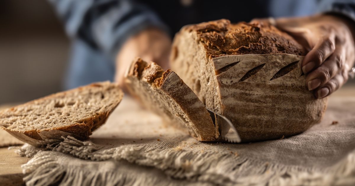 Les Français le font tous avec le pain, mais c’est une hérésie selon les boulangers