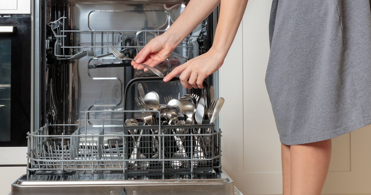 Lave-vaisselle : vous n'aurez plus jamais de calcaire sur votre vaisselle grâce à cet expert