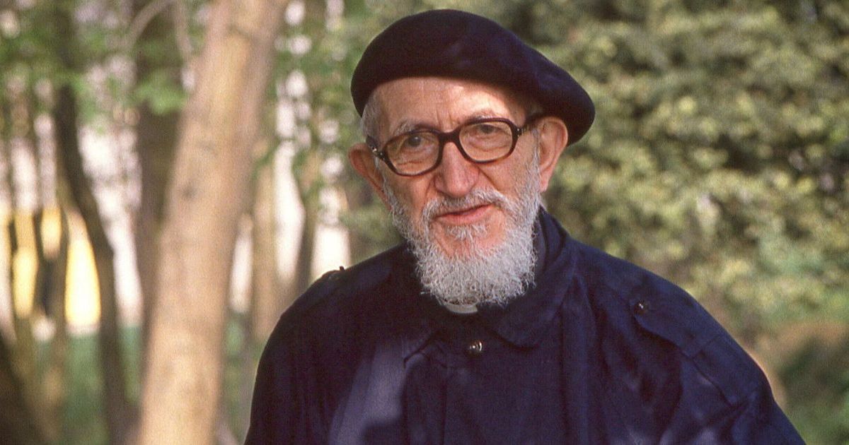 Abbé Pierre : “Regorgeant d’or”, après les révélations d’agressions sexuelles, cette autre accusation qui vise le prêtre