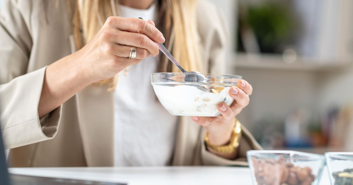 Glycémie : fini le yaourt 0%, voici le meilleur laitage pour éviter les pics de sucre dans le sang au petit-déjeuner
