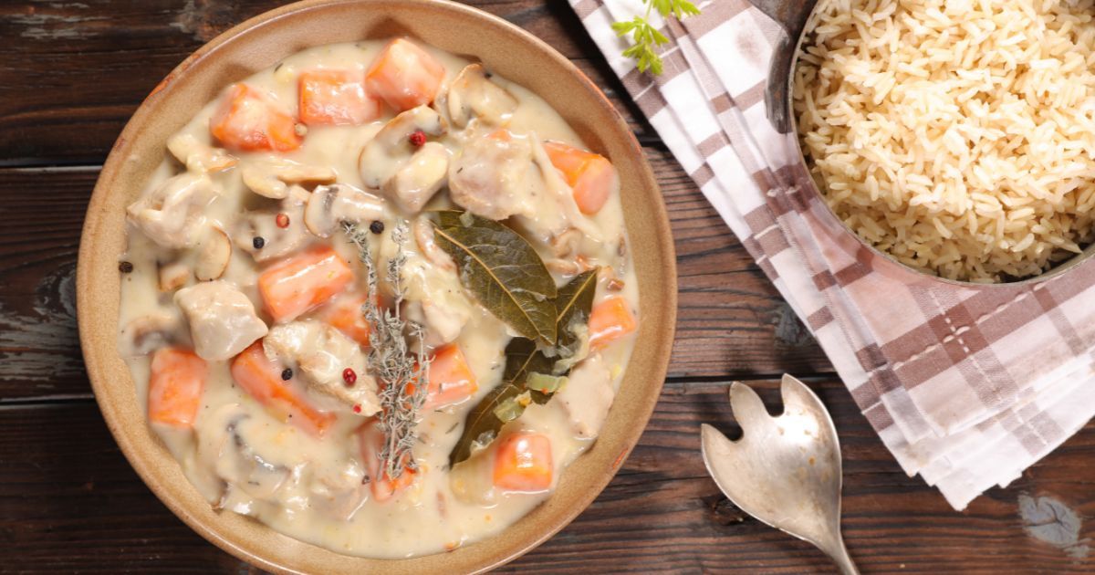 Notée 4,9/5 avec 2900 commentaires, cette blanquette de veau est parfaite pour ceux qui n'aiment pas l'agneau à Pâques