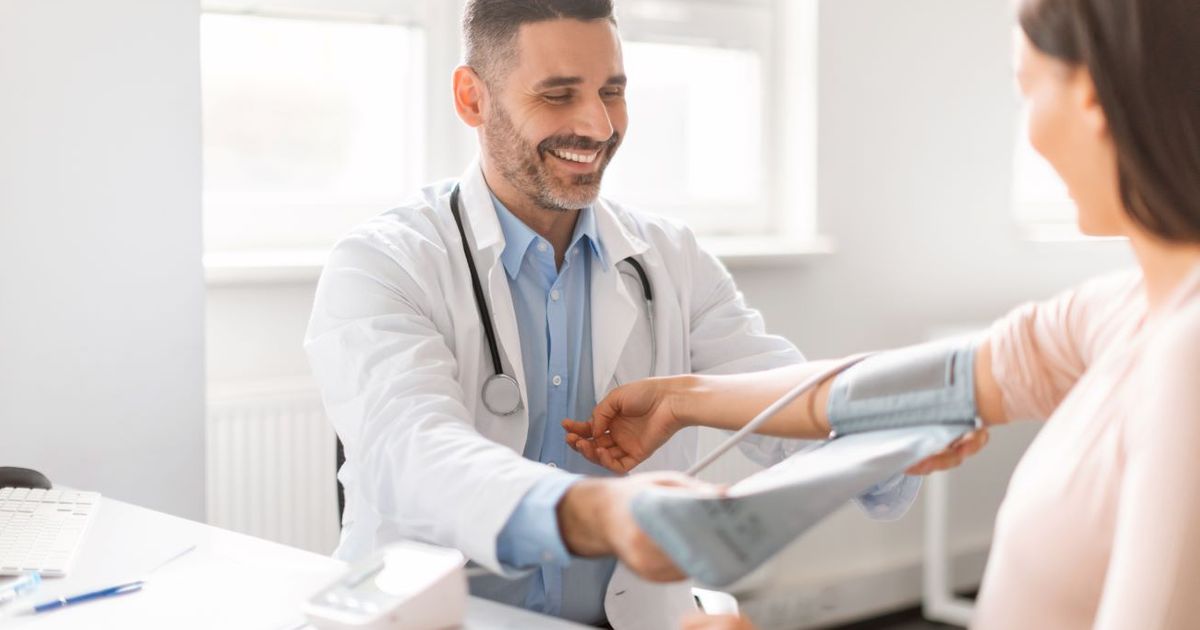 Pression artérielle : je suis médecin et je ne jure que par ces 5 aliments pour réduire la tension