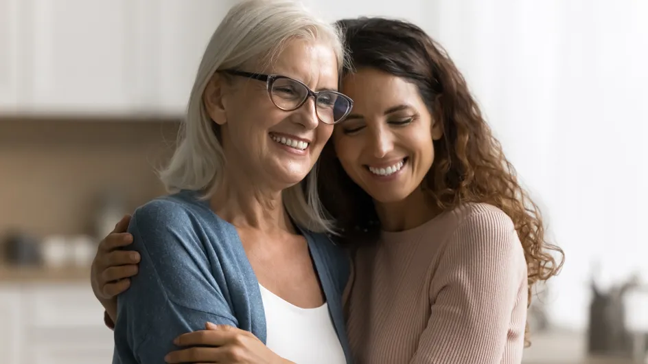 16 frases de madre que reconocerás al instante: lo que dicen y lo que de verdad están pensando cuando lo dicen