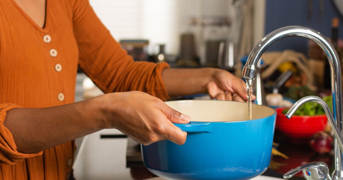 Peut-on utiliser de l'eau chaude du robinet sans risque pour faire bouillir plus vite une casserole d'eau ?