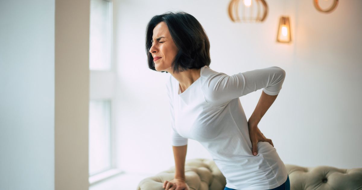 Elle pensait avoir mal au dos, c’était un cancer du sang (attention à ce signe n°1)